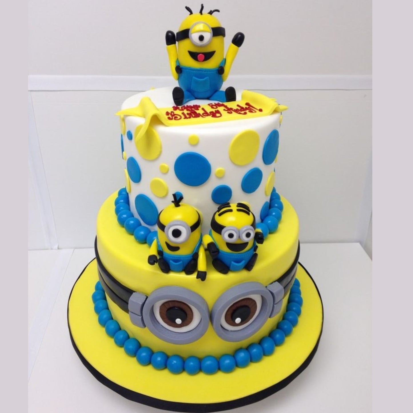 Minions Theme Cake T2